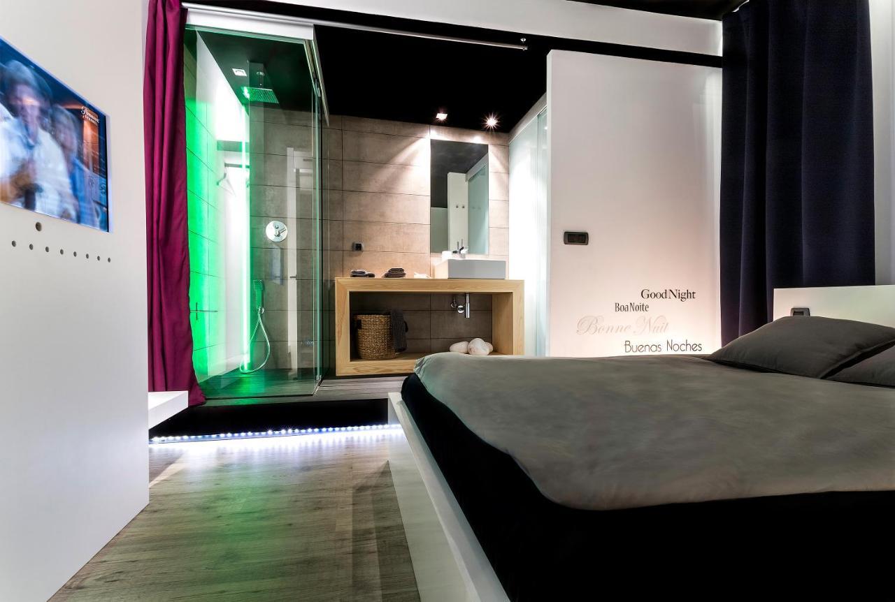 Zrooms&Suites Hostel Boutique Zaragoza Buitenkant foto