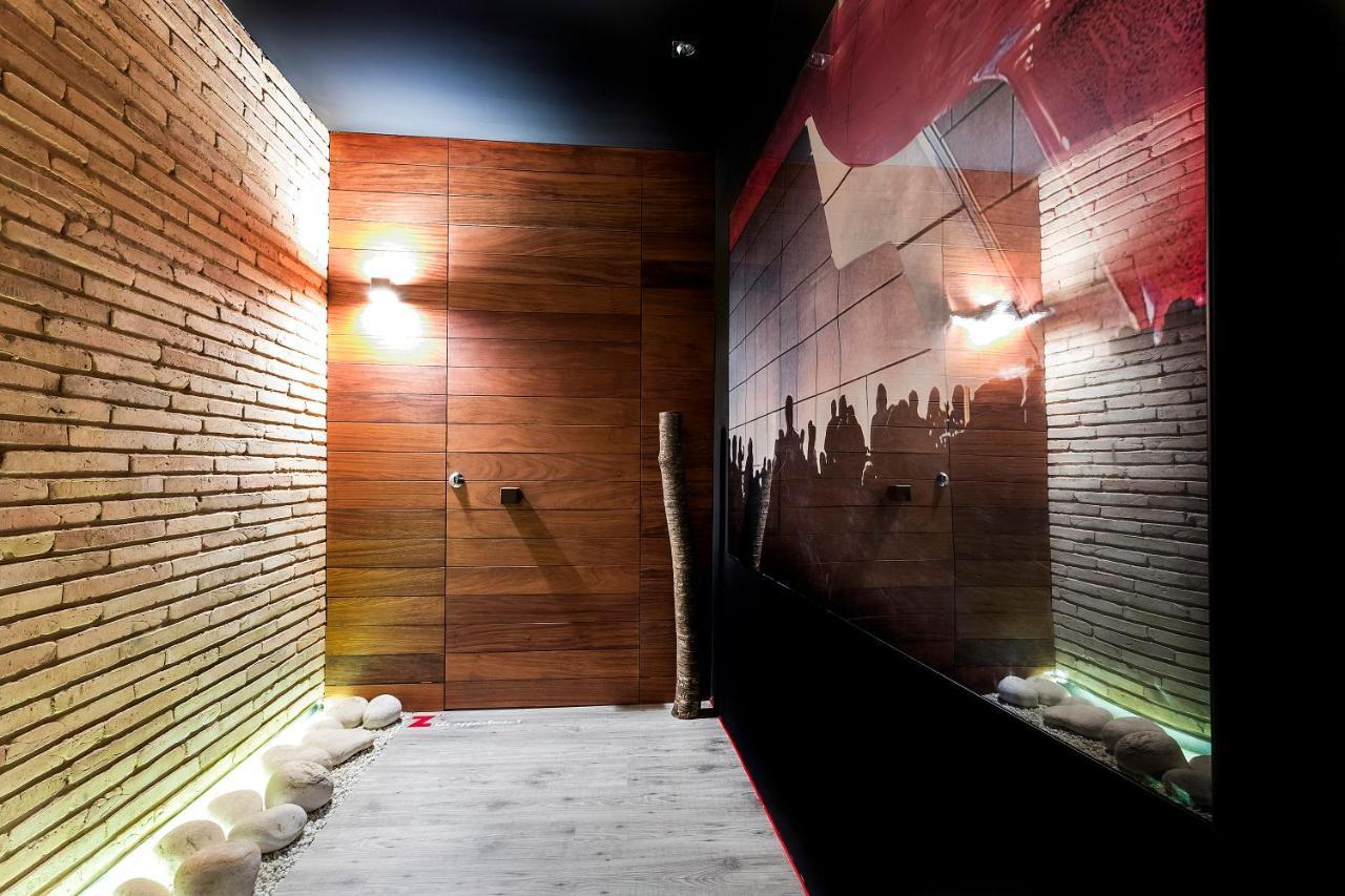 Zrooms&Suites Hostel Boutique Zaragoza Buitenkant foto